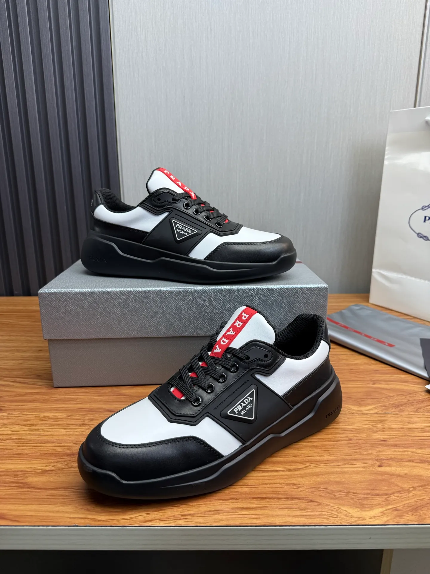 Factory price 600💰 [PRADA] Popular items in men's shoe counters, synchronized with the official website, 1 high-quality shipment ✔️Original cowhide + cowhide lining, 1🆚1 replica, original sole, 38-45 (45 customized, non-refundable)